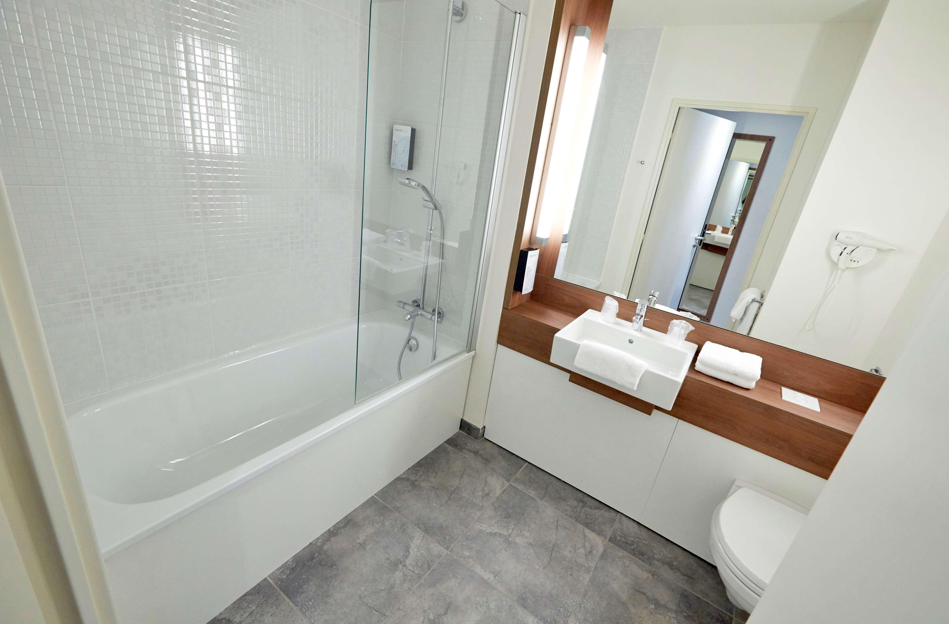 Hotel Campanile Saint-quentin-en-yvelines 3*