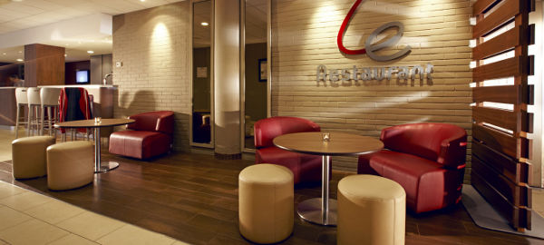 Hotel Campanile Saint-quentin-en-yvelines 3*